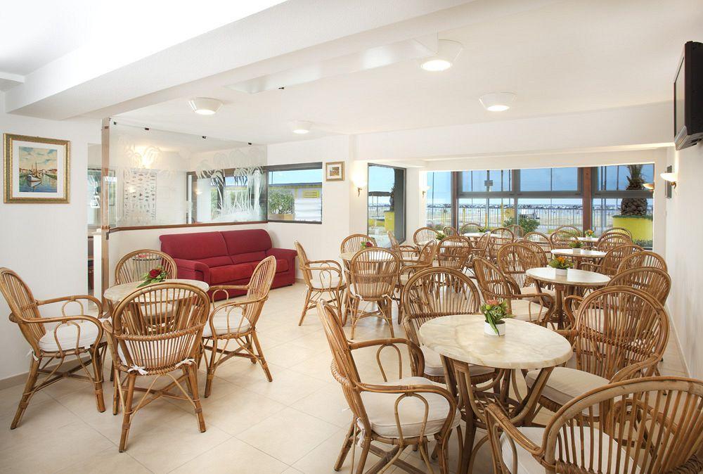 Hotel Zeus Rimini Exterior photo