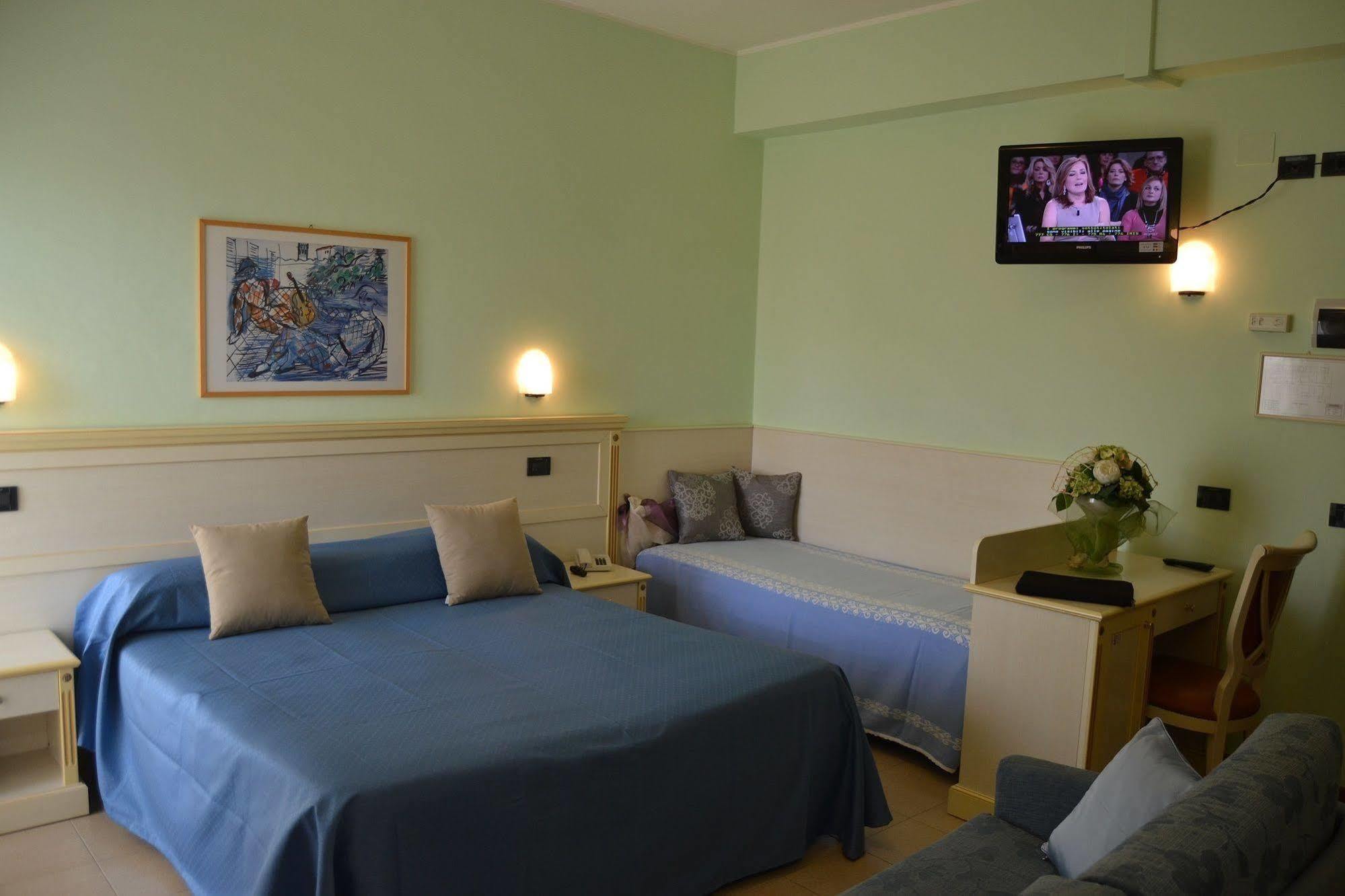 Hotel Zeus Rimini Exterior photo