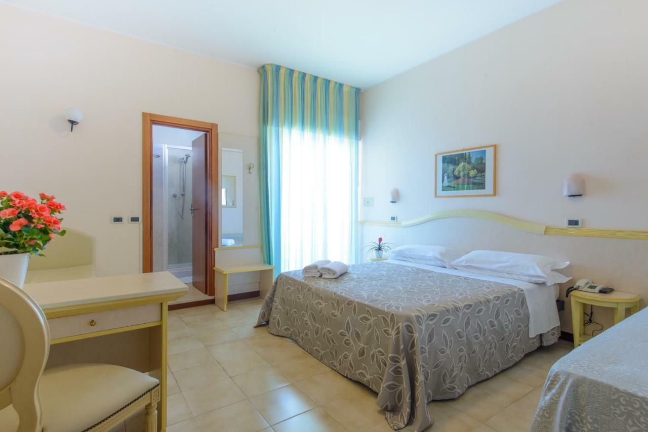 Hotel Zeus Rimini Exterior photo